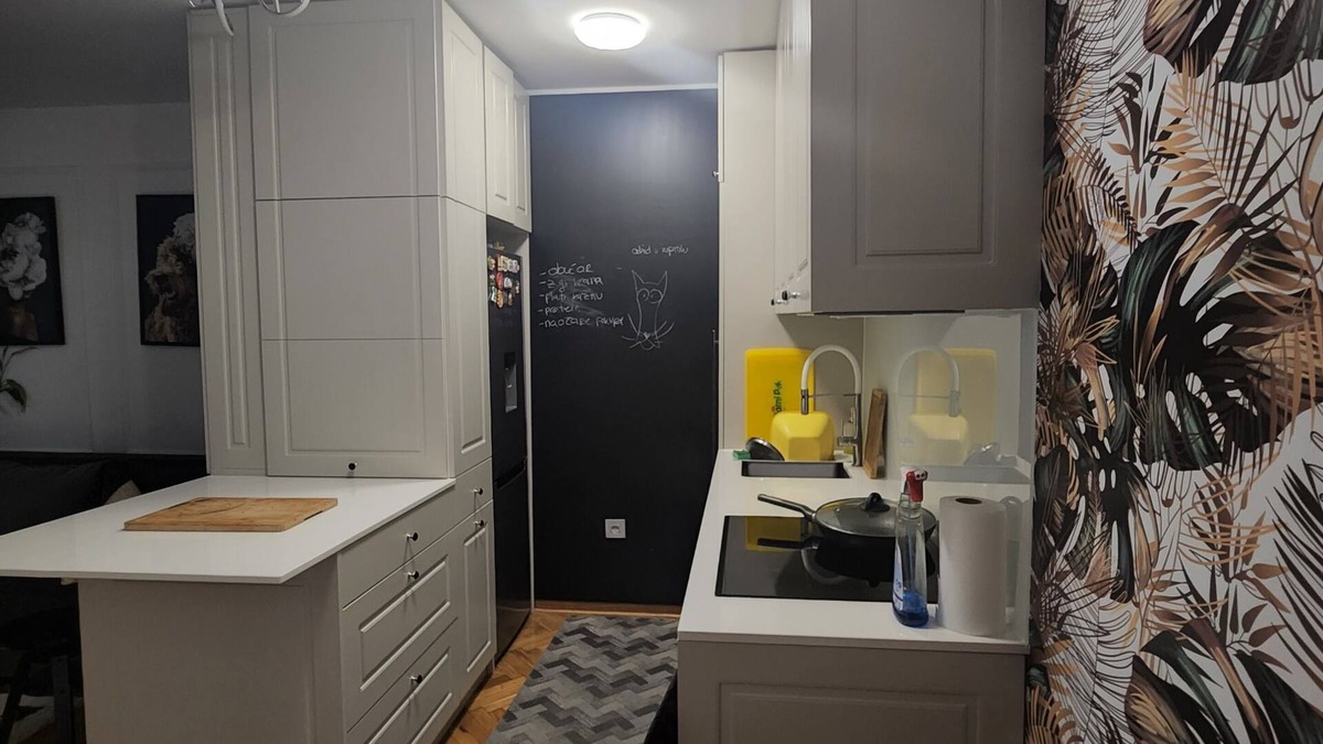 Novi Beograd Apartment | Modern apartment with Piano and 5 minutes walking distance from Airport City