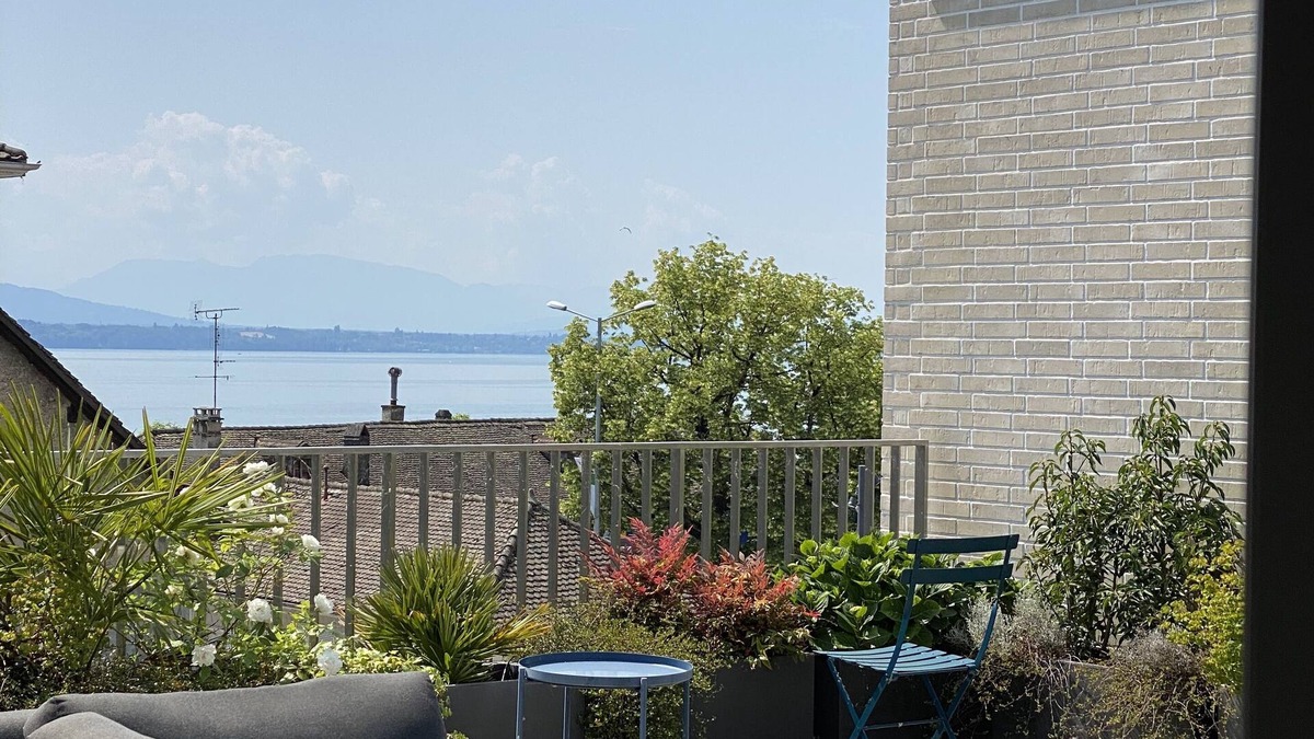 Nyon Apartment | Modern apartment with terrasse on Leman lake! Geneva countryside