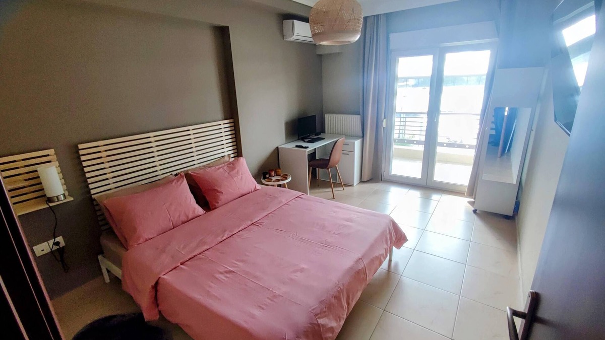 Thessaloniki Apartment | Modern Apt 1 + Parking (Pay), 100m from Metro