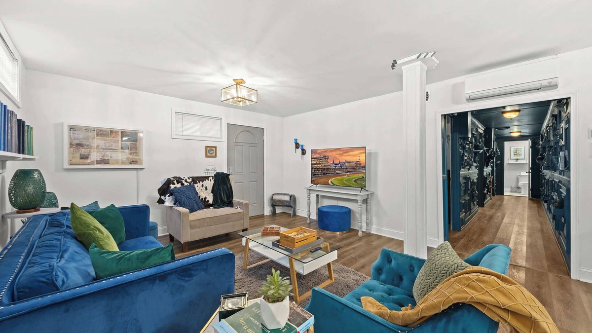Audubon Apartment | Modern Apt Near Churchill Downs & Expo Center