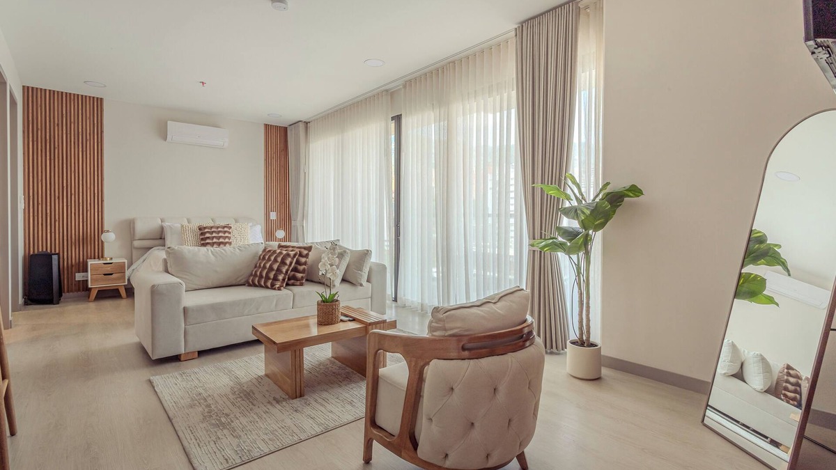 Patio Bonito Apartment | Modern apt near Provenza and Lleras