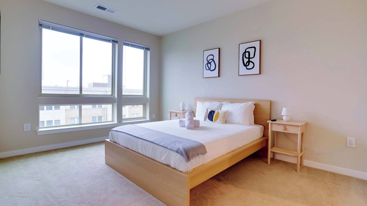 Jefferson Manor Apartment | Modern Apt | Pool & Gym Access