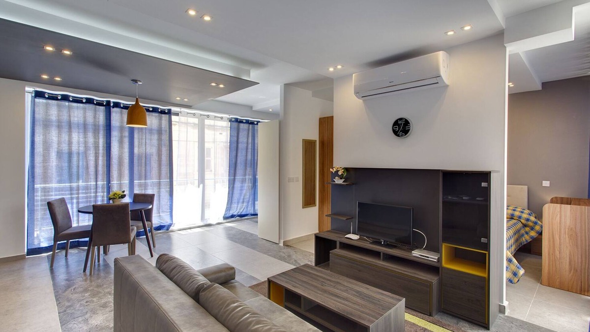 Sliema Apartment | Modern Apt steps to Promenade and Center