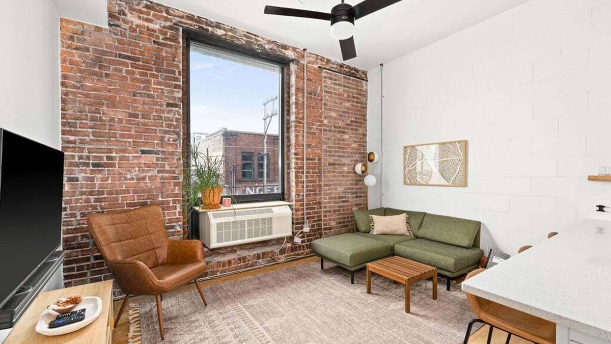Duluth Apartment | Modern Apt w/Gym, Elevator, Coffee Shop | 223
