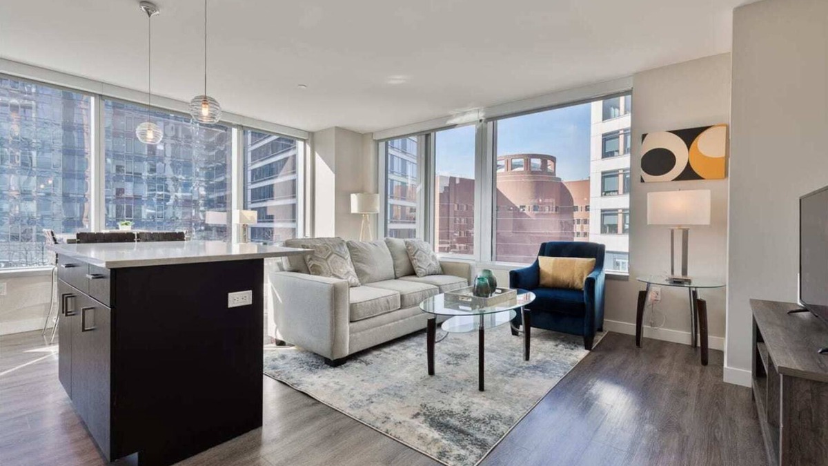 Seaport District Apartment | Modern Apt with Gym S