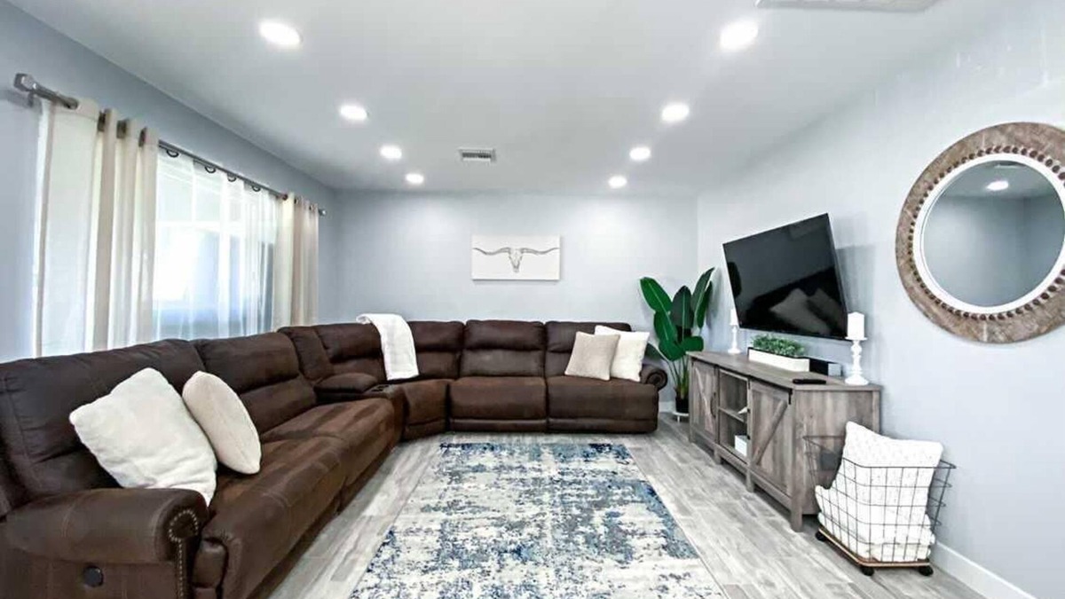 Camelback East House | Modern Arcadia lite bungalow