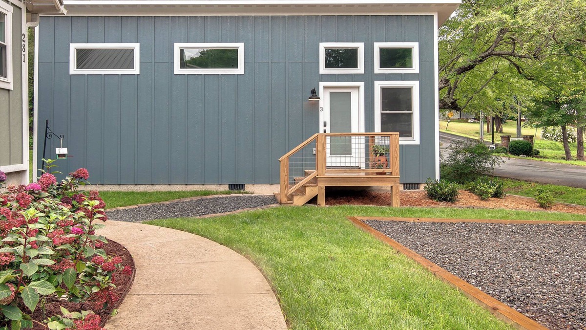 Oakley House | Modern Asheville home brand new! Your perfect mountain getaway awaits! n