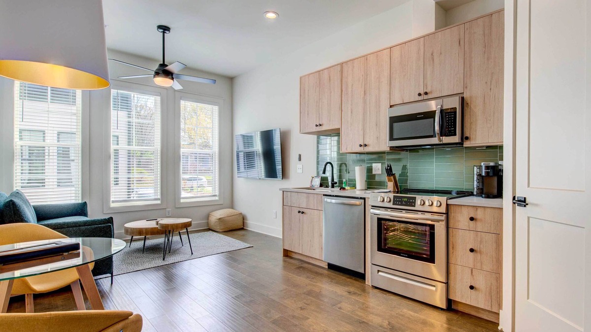 Summerhill House | Modern Atlanta Townhome Rental ~ 2 Mi to Downtown!