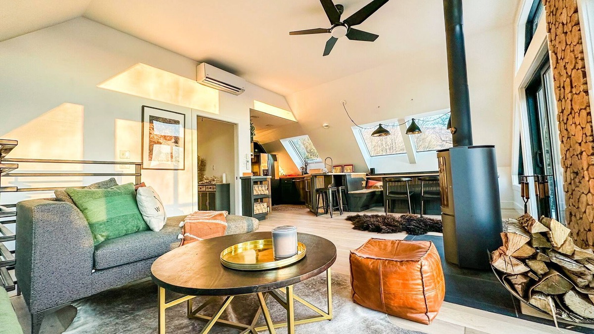 Morrisville House | Modern barn perched on 24 acres w/stunning views of mountains & ski resort