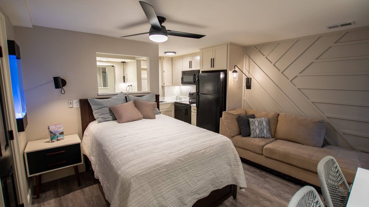 Englewood Apartment | Modern Basement Studio with Private Entrance