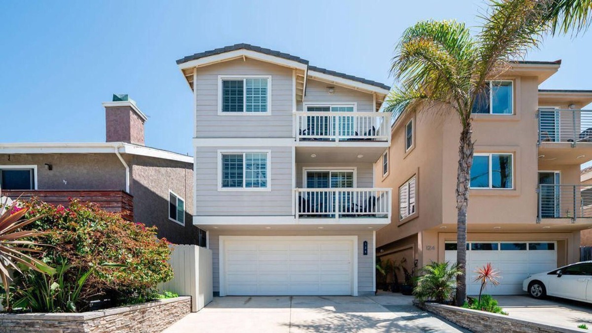 Silver Strand House | Modern Beach Home, Steps to Sand! 4 Bed/ 4 Bath, Ocean View Deck, Guest Apt.