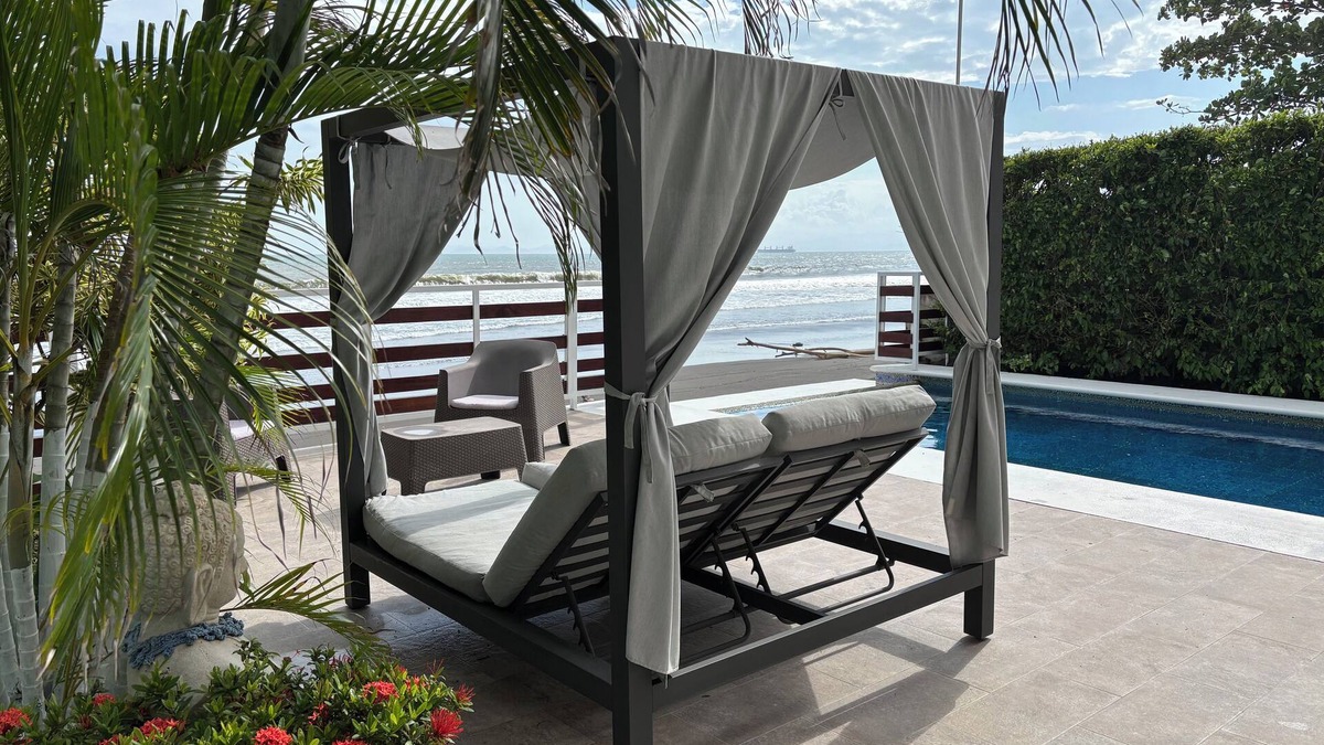Cerro Plano House | Modern Beach House-Aslan's Country