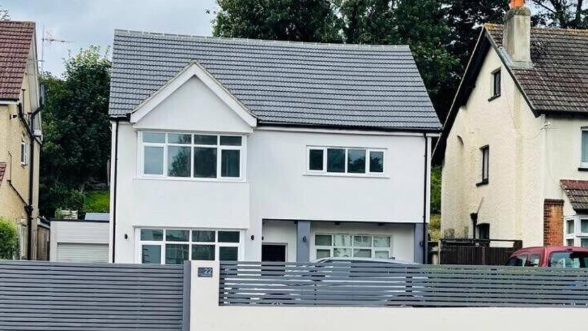 Coulsdon West House | Modern Beautiful 5bed -Sleeps 11