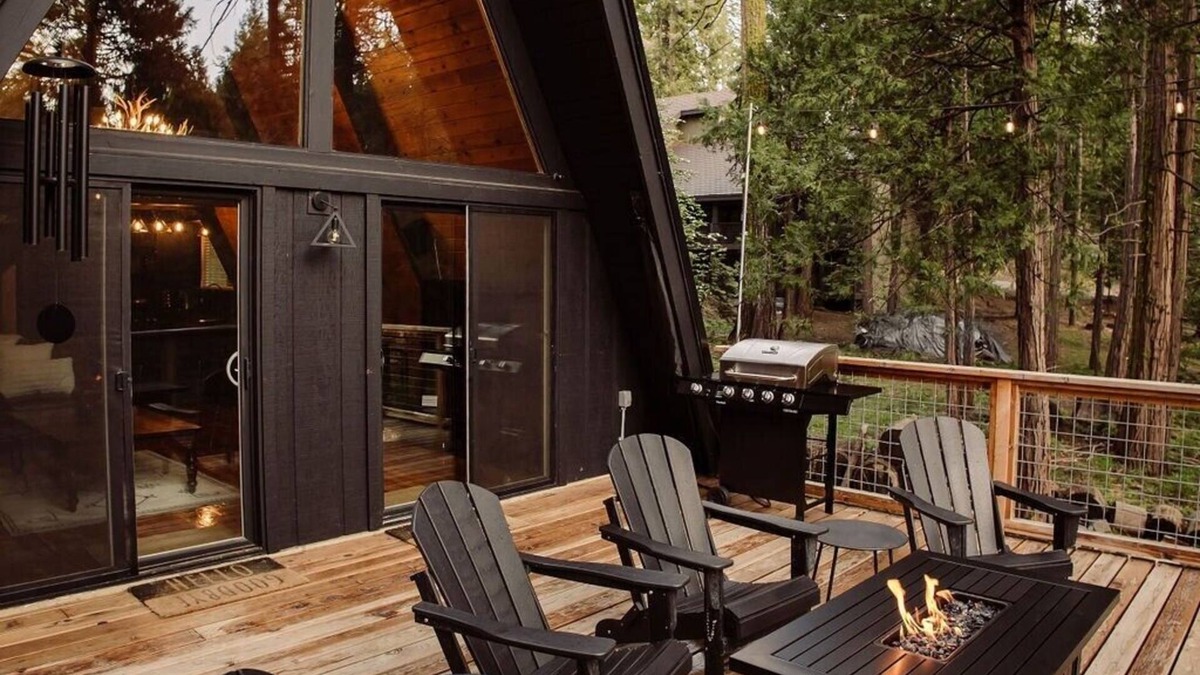 Sierra Cedars Cabin | Modern Black A-Frame overlooking a Meadow w/AC!