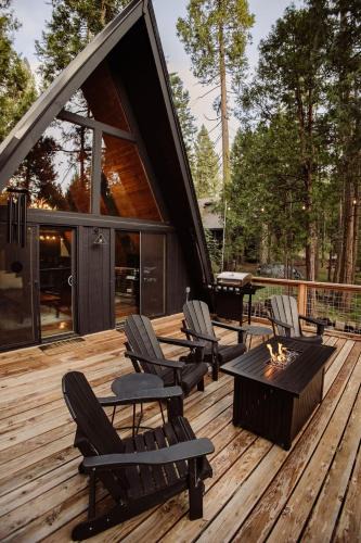 Sierra Cedars House | Modern Black A-frame Overlooking A Meadow W Ac!