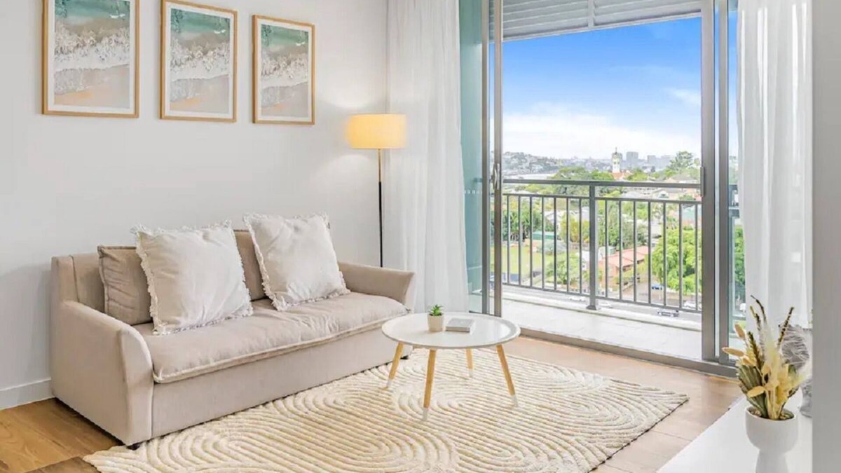 Bowen Hills Apartment | Modern Bowen Hills Apt By Utopia Property Rental - Great Location!