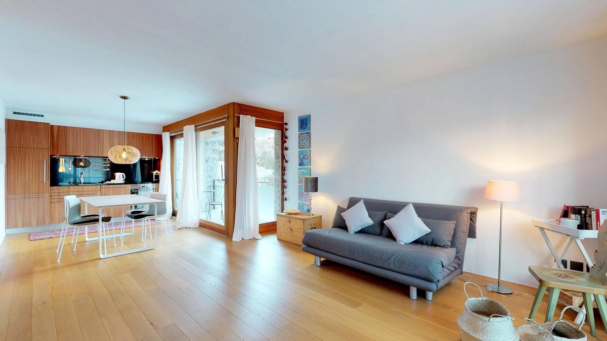 Maloja Apartment | Modern, bright 1½ room apartment with a balcony in sunny and quiet location in M