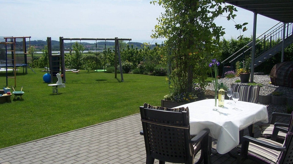 Markdorf Apartment | Modern, bright apartment with beautiful terrace not far from Lake Constance
