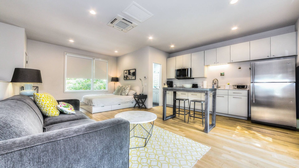 Zilker Apartment | Modern Bright Clean New Apartment Walk To Zilker, Close To Downtown