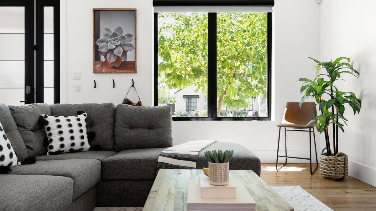 Peoria House | Modern, Bright Spacious Home ~