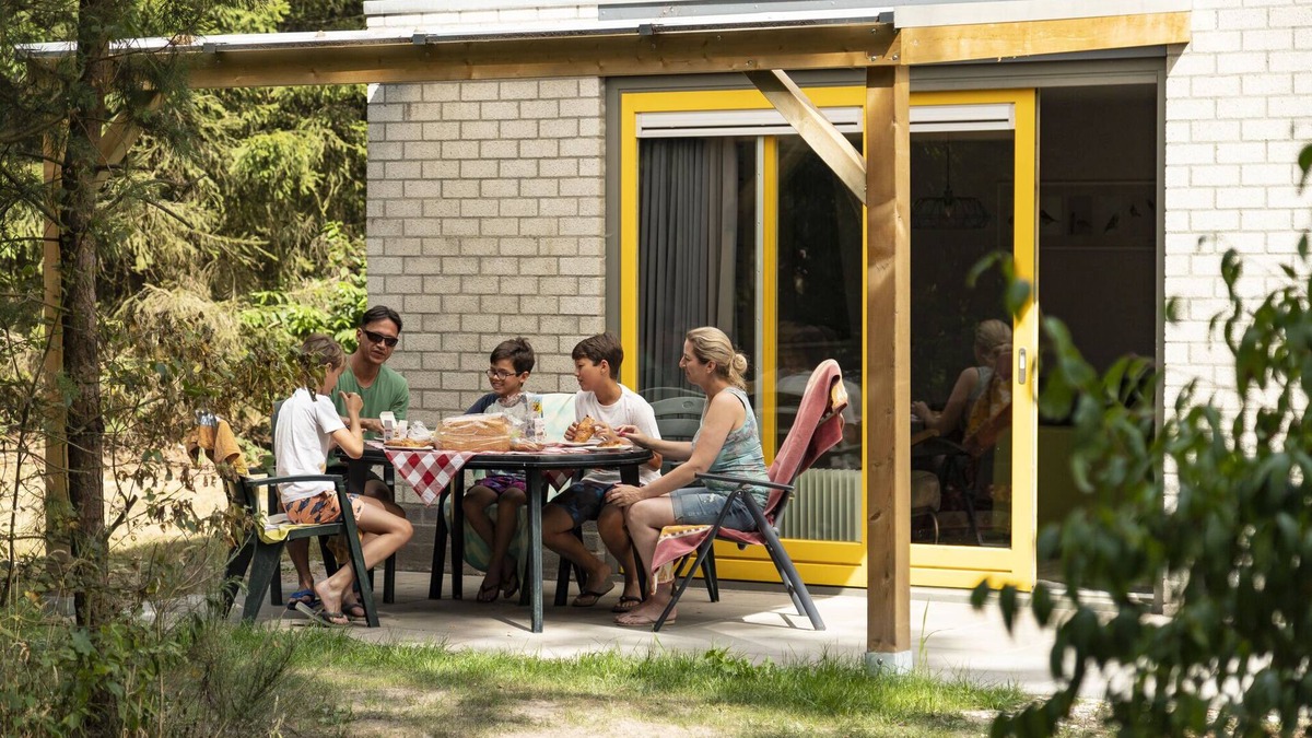 Appelscha House | Modern bungalow with covered terrace, in Appelscha