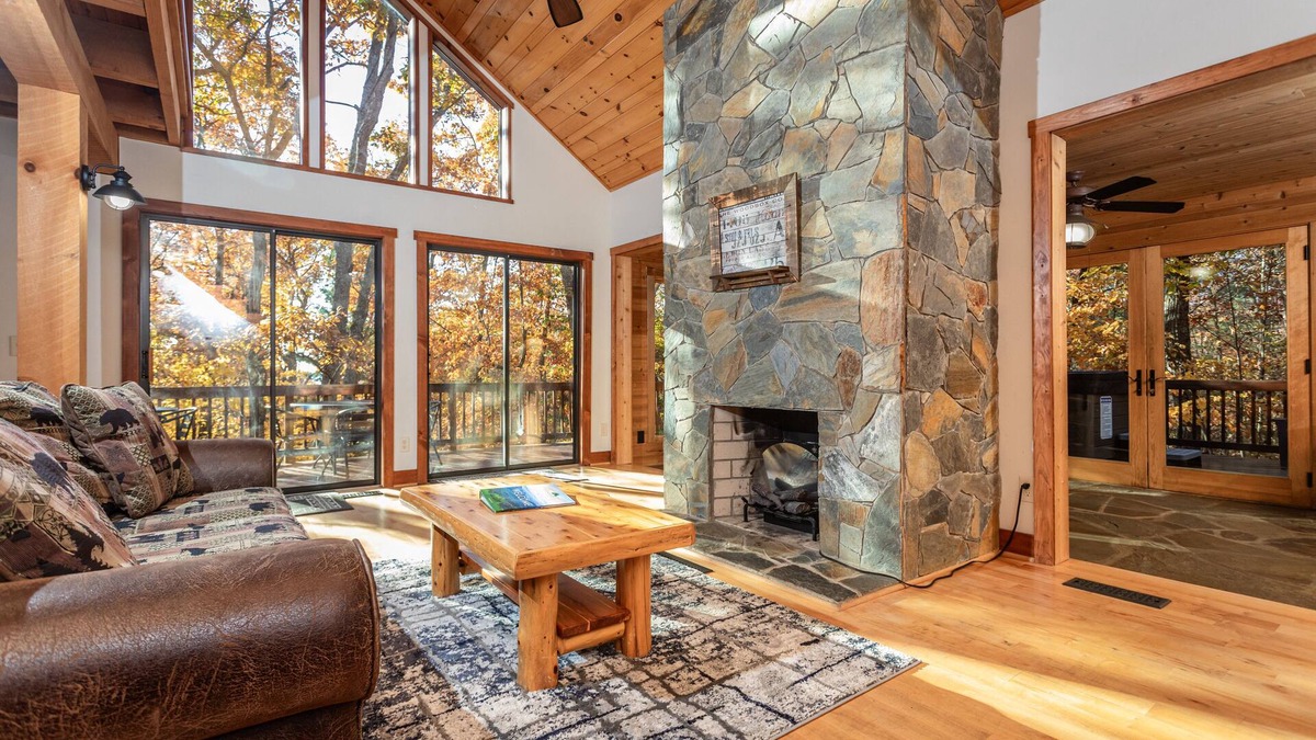 Rawley Springs Cabin | MODERN CABIN DEEP IN THE MOUNTAINS AND ONLY 20 MINS TO HARRISONBURG