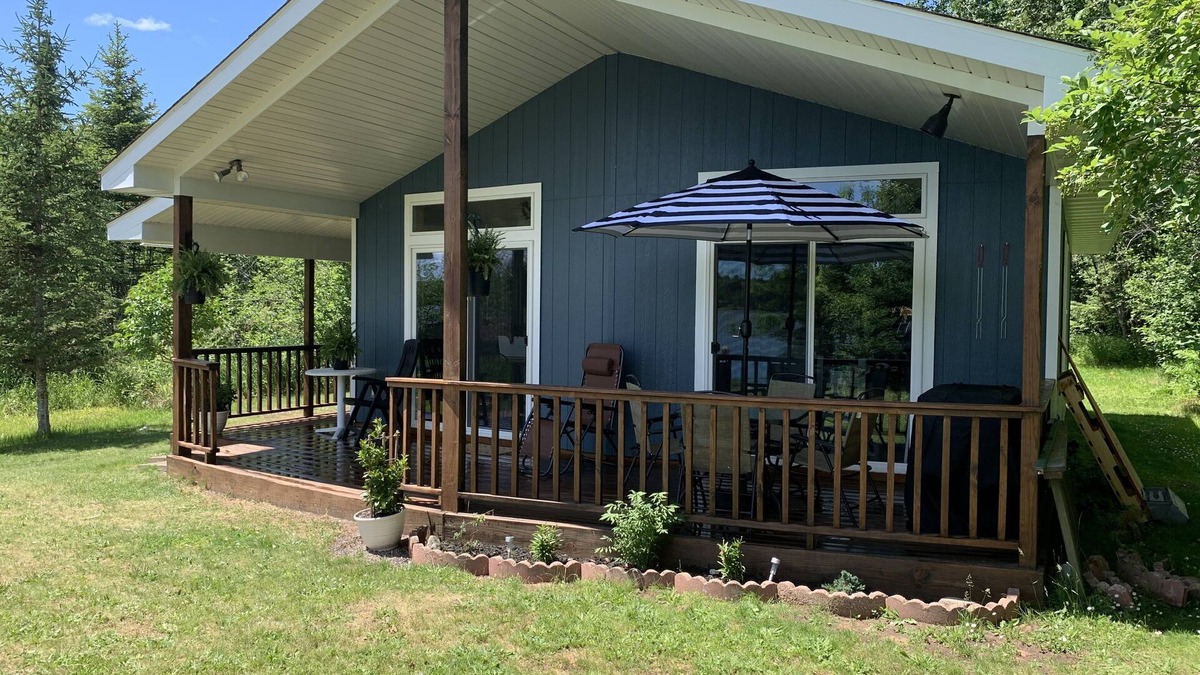 Houghton House | Modern Camp on Portage Lake