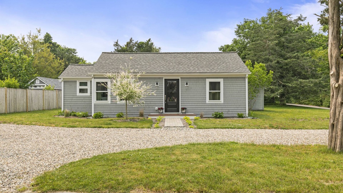 Pocasset Cottage | Modern Cape Cod Cottage- 0.5 mile to beach