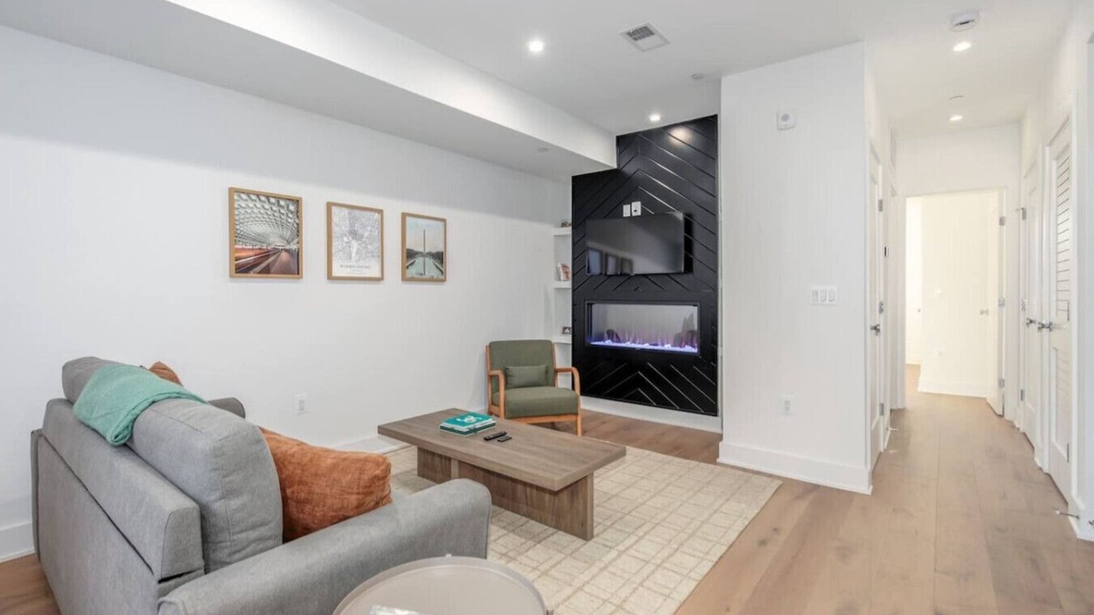 Southeast Hotel | Modern Capitol Hill Apartment with Balcony - 3 Min Walk to Metro!