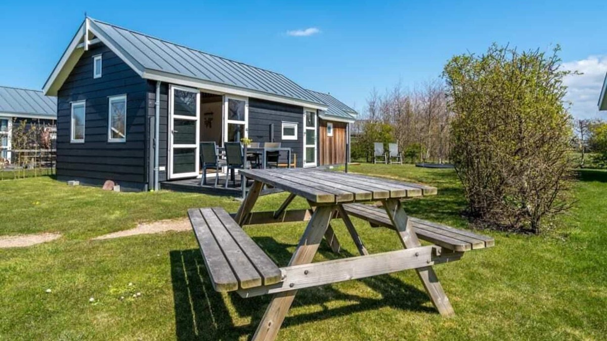 Westenschouwen House | Modern chalet situated on the edge of the park. This chalet has much to offer for both adults and ch