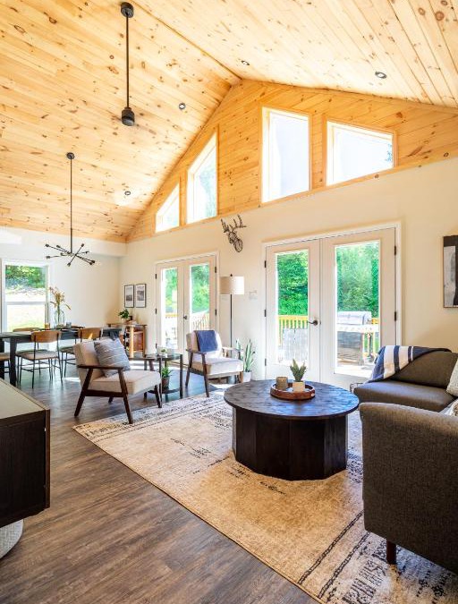 Kerhonkson Ski Chalet | Modern Chalet w/Firepit, BBQ, Fast Wi-Fi, Dogs OK