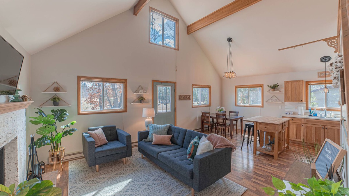 Higgins Lake Ski Chalet | Modern Chalet with Fireplace - close to Higgins Lake!