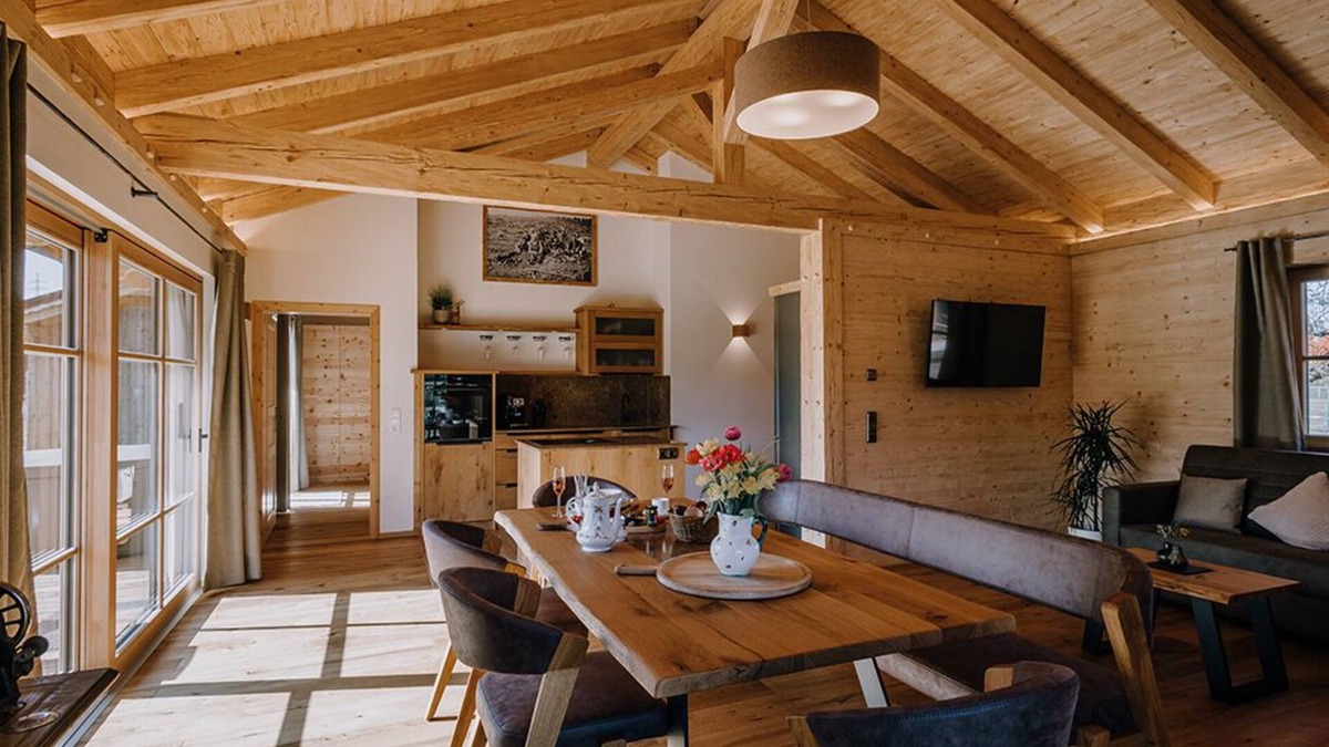 Hartkirchen Apartment | Modern chalet with whirlpool