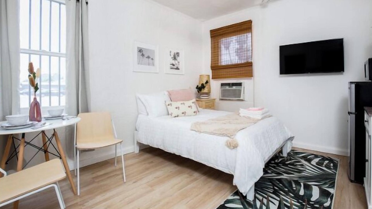 Rampart Village Apartment | Modern Charm Studio in DTLA for 2!