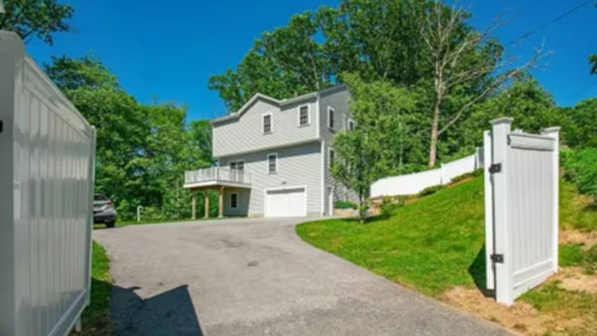 Worcester House | Modern & Charming 3-bedroom house in Worcester.