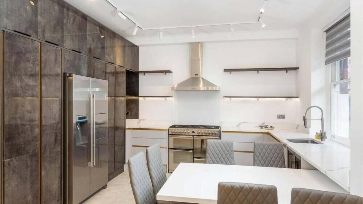 Chelsea Riverside Apartment | Modern Chelsea Flat, 3Bd 2Bath, Parking, Breakfast