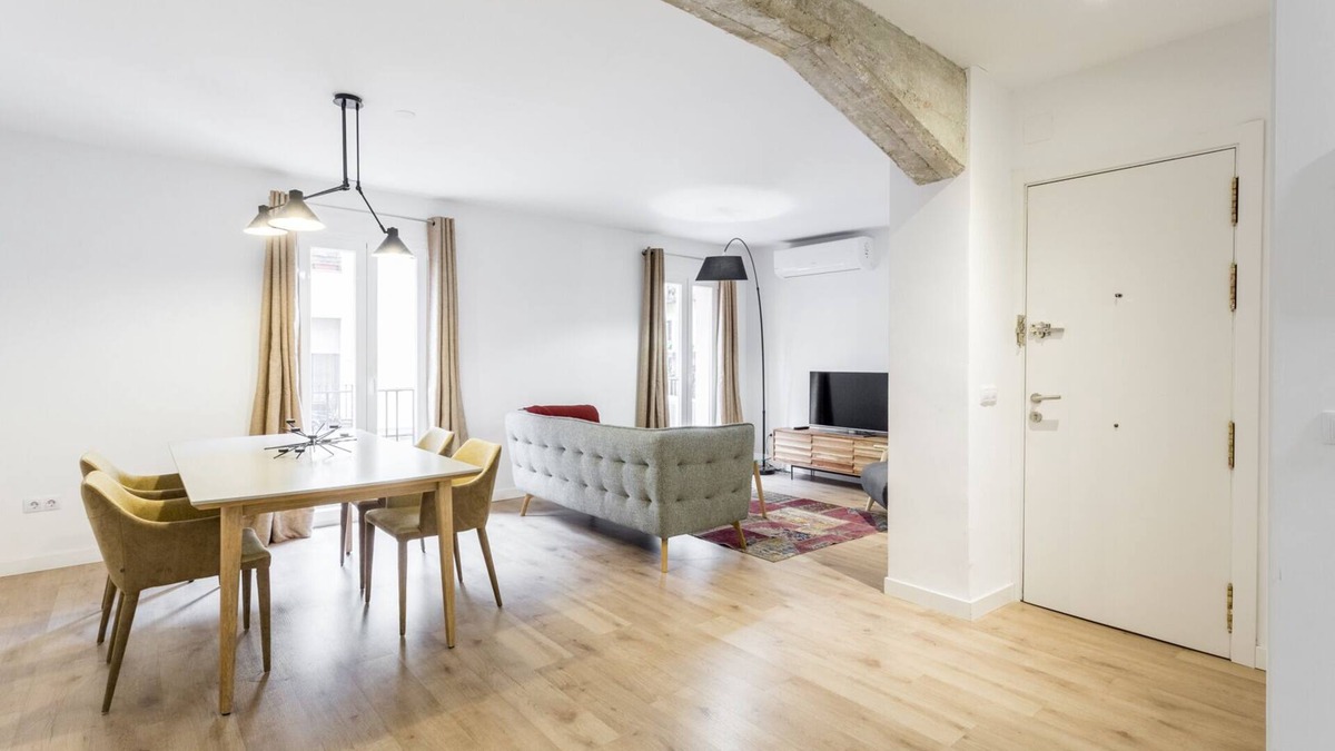 Chueca Apartment | Modern & Chic 2BR/2BA apartment in trendy Chueca
