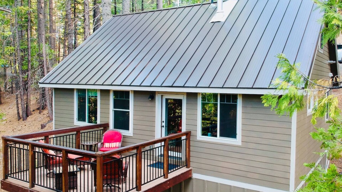 Mineral Cabin | Modern-Chic Cabin Experience! 11mi to Lassen, EV.