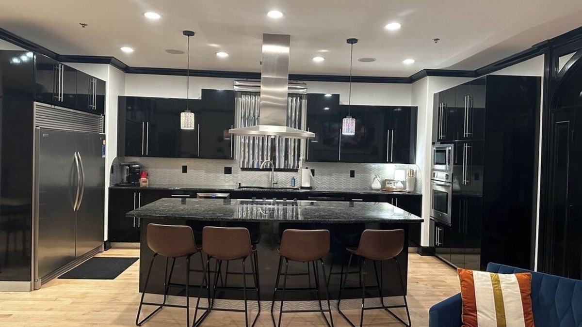 Shawnee Condo | Modern Chic Loft in Downtown Shawnee KS Walking Distance to Local Atrractions