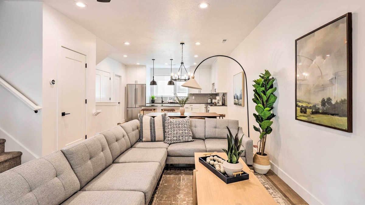 Central Business District House | Modern-Chic Provo Townhome 1 Mi to BYU Campus