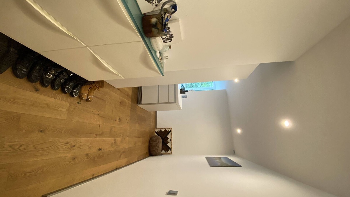 Obersendling Condo | Modern City Apartment in the Green