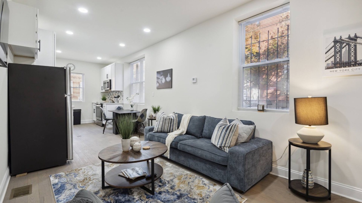 Point Breeze House | Modern City Living llnTake it easy at this unique and tranquil getaway.