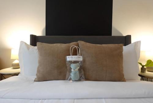 Montrose Apartment | Modern City Loft Cozy 1BR & Free Parking
