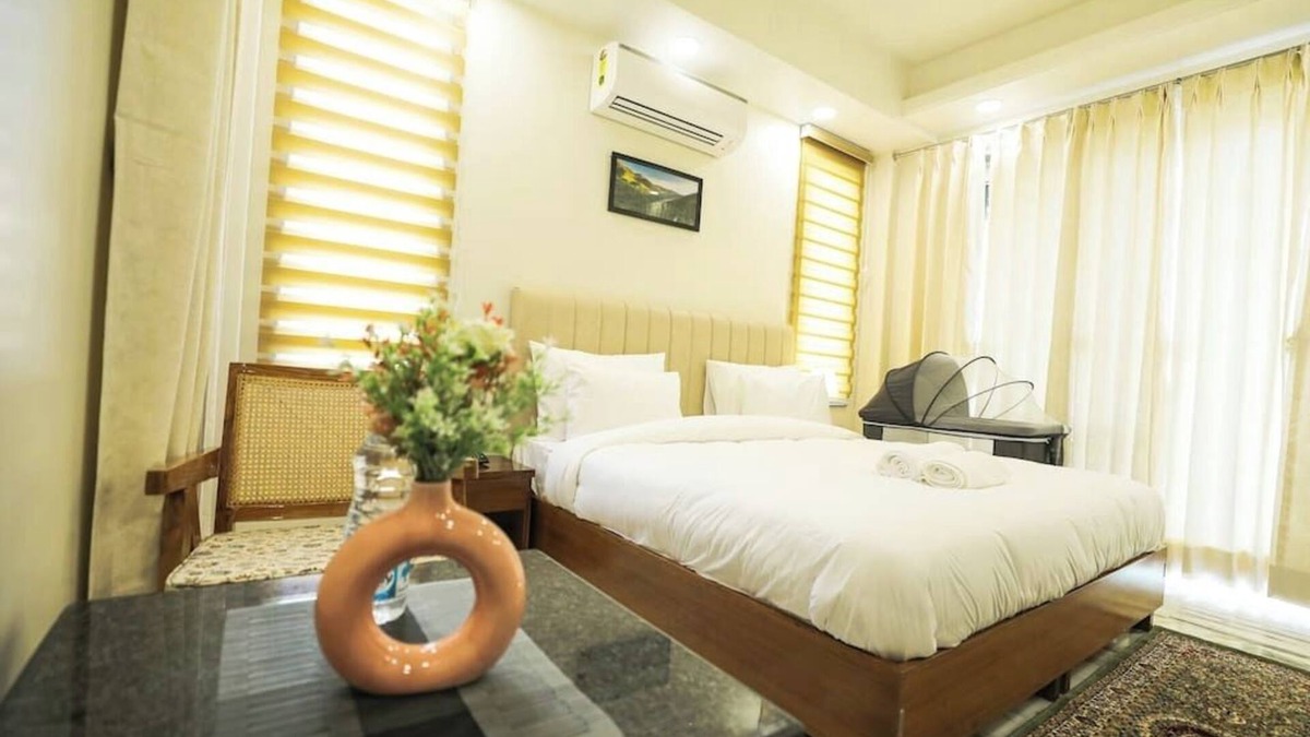 Sushant Lok Apartment | Modern city service apartment