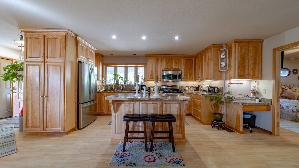 Myers Flat House | Modern,Clean,Home in the Heart of The Ave. of the Giants ,STARLINK,Gated