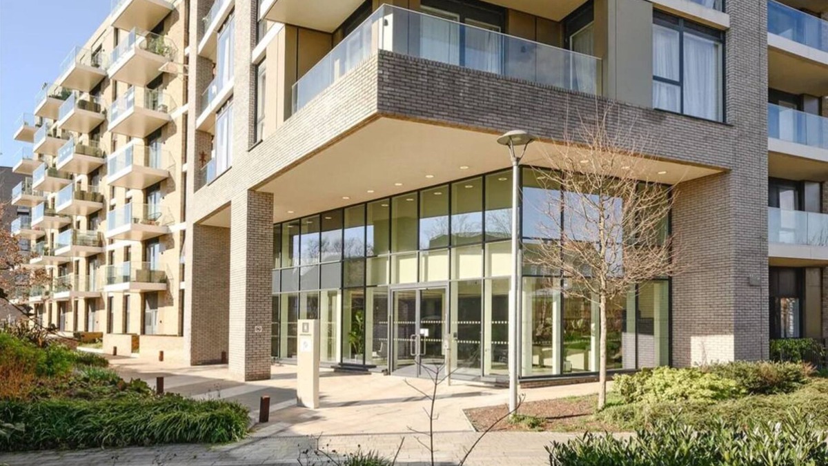 Canbury Apartment | Modern & Cosy Flat in Kingston - 5 minutes from train Station