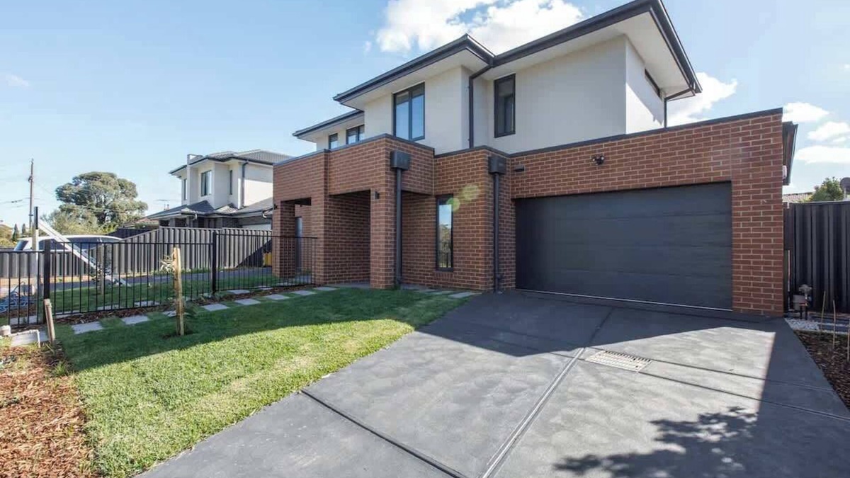 Avondale Heights House | Modern Comfort in Avondale Heights Family Home