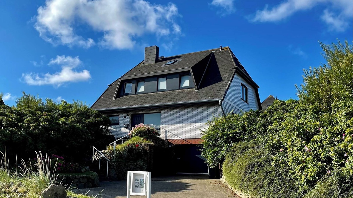 Hornum Apartment | Modern comfort apartment with lots of light and space in a quiet location!