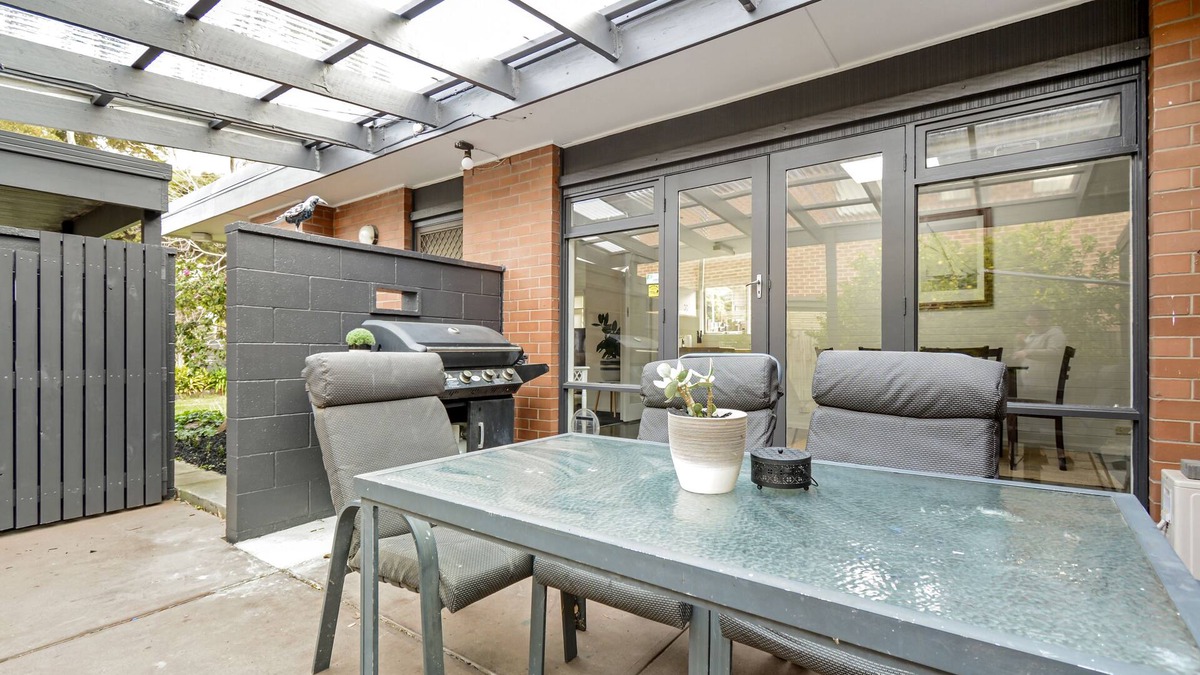 Belmont House | Modern Comfort Close to the Surf Coast