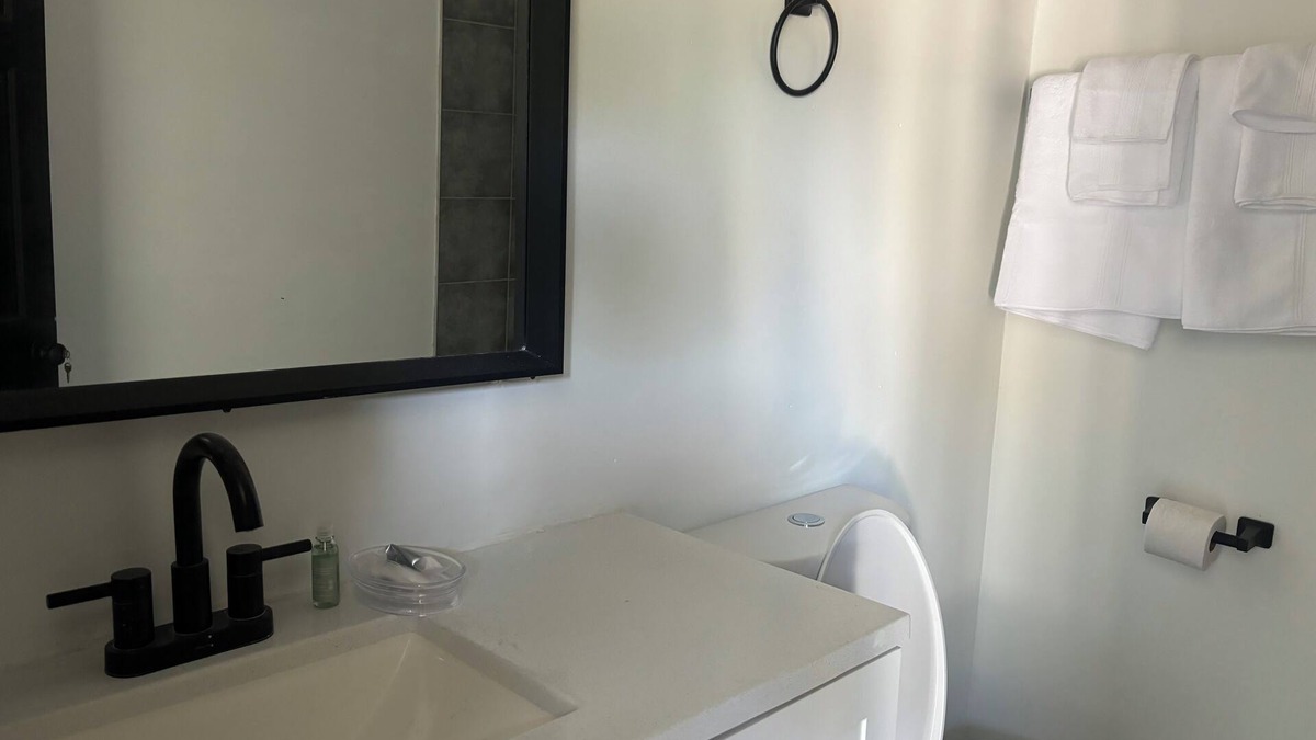 Jackson House | Modern Comfort in Jackson,TN LANA area
